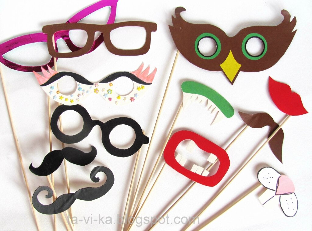 маски для вечеринки: усики, губки, очки