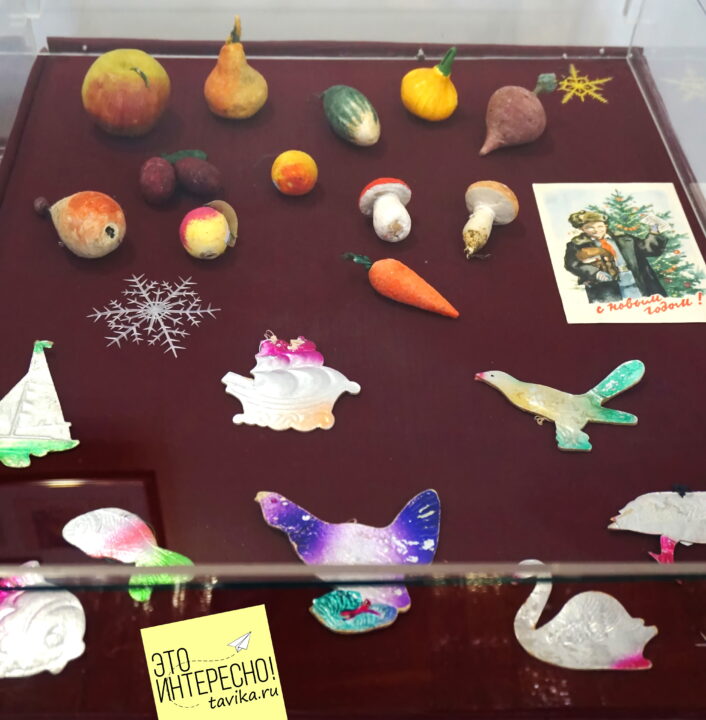 Новогодняя выставка елочных игрушек в краеведческом музее Евпатории