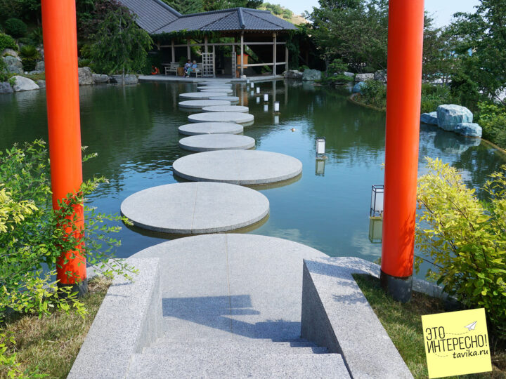парящая дорожка в японском саду "Шесть чувств"